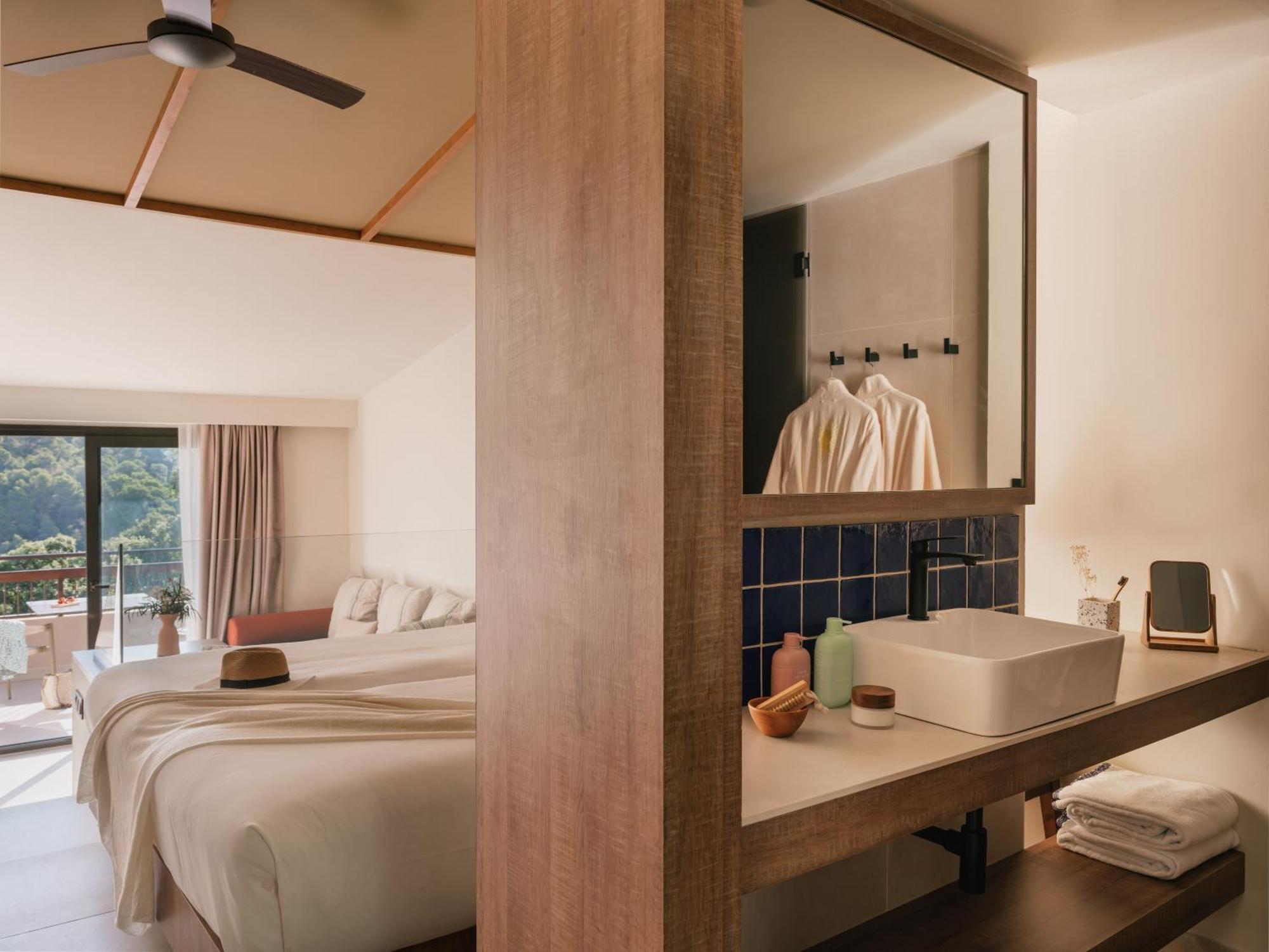 Zel Costa Brava Resort 3*