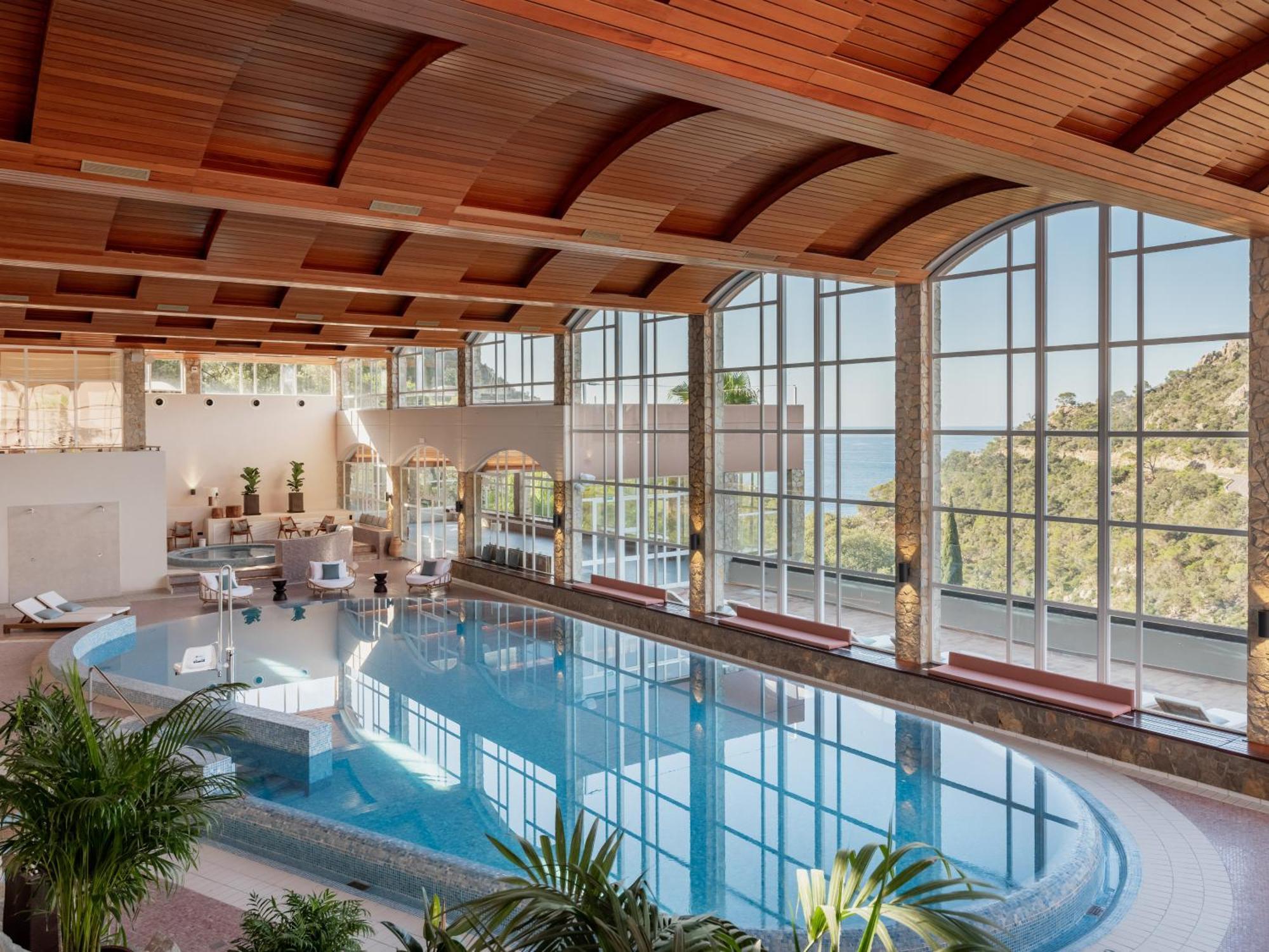Zel Costa Brava Resort 3*